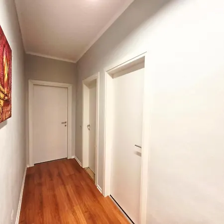 Apartment 2 Bedroom Center