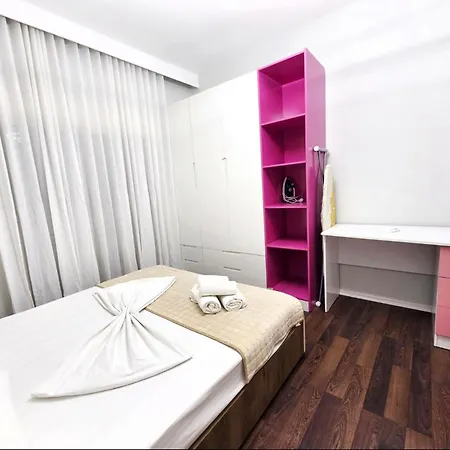 2 Bedroom Center