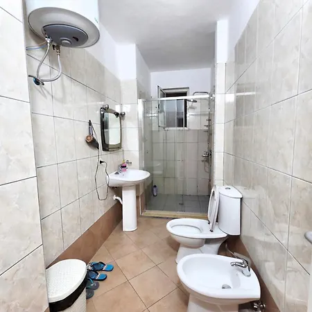 2 Bedroom Center Apartment