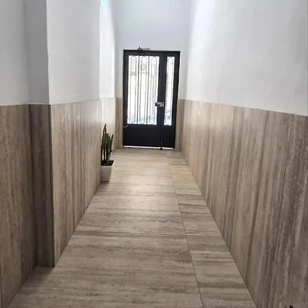 2 Bedroom Center Lägenhet